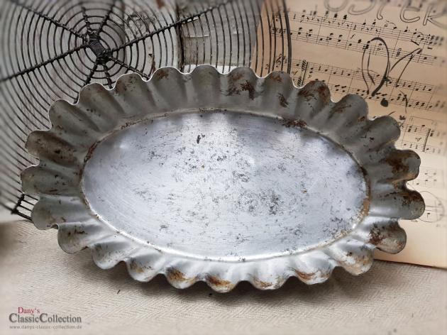 Stabile ovale Backform 24 x 13 cm ~ alte Kuchenform ~ Shabby Oster Dekoration ~ Osternest ~ Vintage Landhausküche ~ hx4812