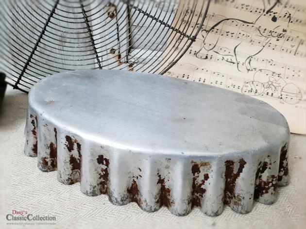 Stabile ovale Backform 24 x 13 cm ~ alte Kuchenform ~ Shabby Oster Dekoration ~ Osternest ~ Vintage Landhausküche ~ hx4812