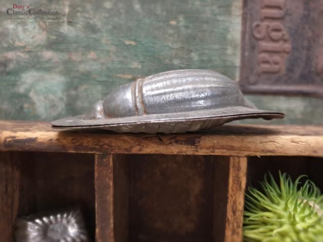 Ovale Maikäfer Schokoladenform ~ 11 cm ~ alte Schokoladen Gießform ~ may beetle chocolat mold ~ vintage cottage decoration ~ hx4409k7