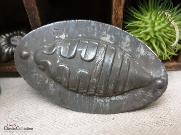Ovale Maikäfer Schokoladenform ~ 11 cm ~ alte Schokoladen Gießform ~ may beetle chocolat mold ~ vintage cottage decoration ~ hx4409k7
