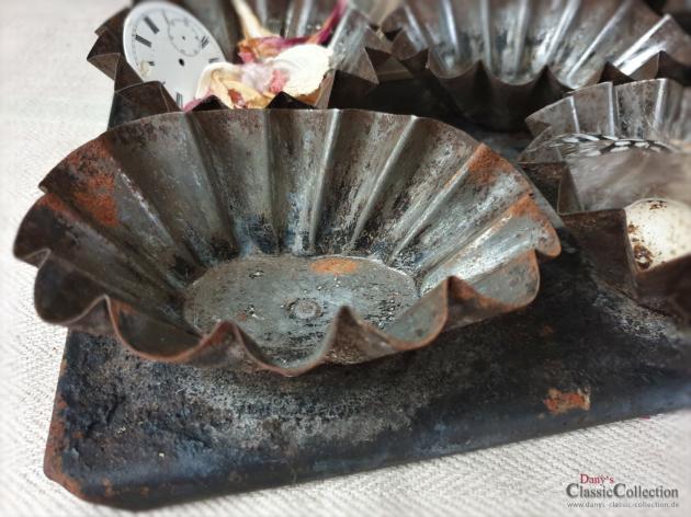 Große dekorative 12er Muffin Form ~ Vintage Landhausküche ~ Brocante ~ Shabby Deko ~ alte Backform ~ Küchendeko ~ hy5187