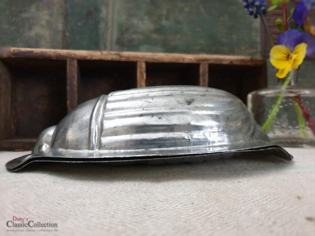RESERVIERT f. Angelika! 18,5 cm Maikäfer Schokoladenform ~ alte Schokoladen Gießform ~ may beetle chocolat mold ~ vintage cottage decoration