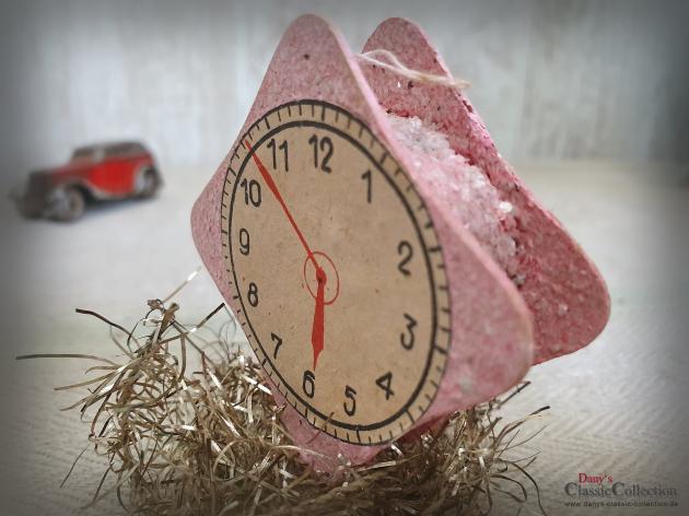 Beglimmerte Uhr ~ Antiker Christbaumschmuck ~ Karton mit Venezianischem Tau ~ Zifferblatt-Oblate ~ hy5906