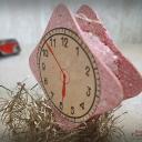Beglimmerte Uhr ~ Antiker Christbaumschmuck ~ Karton mit Venezianischem Tau ~ Zifferblatt-Oblate ~ hy5906