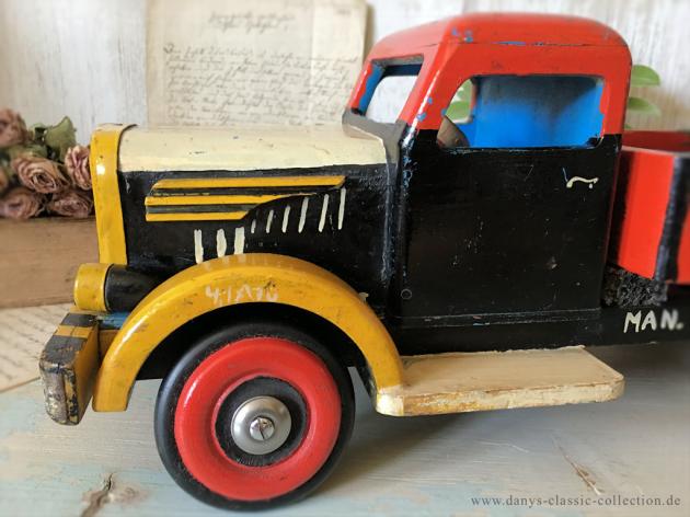 Toller großer Holzlaster ~ Ladefläche kippbar ~ Vintage Spielzeug ~ Holzspielzeug ~ Chippy painted wooden toy truck ~ ht2744