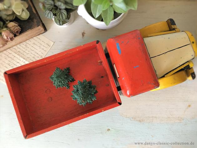 Toller großer Holzlaster ~ Ladefläche kippbar ~ Vintage Spielzeug ~ Holzspielzeug ~ Chippy painted wooden toy truck ~ ht2744
