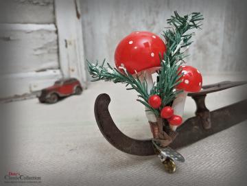 VERKAUFT ! Pilz Duo auf Clip ~ Pilze ~ Fliegenpilze ~ Christbaumschmuck alt ~ Weihnachtsschmuck ~ Weihnachtsbaum ~ Weihnachten ~ Sammlerstück ~hx4651p1