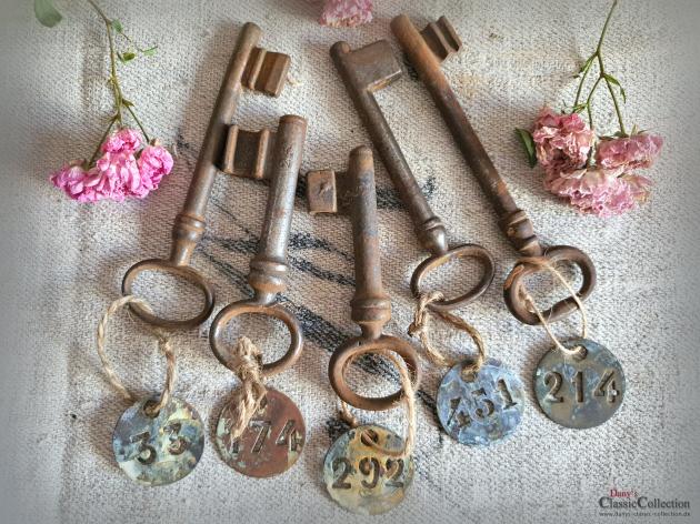 Skelett Schlüssel mit Nummer ~ Hausschlüssel ~ alte Schlüssel ~ Shabby Dekoration ~ Brocante ~ ht2676