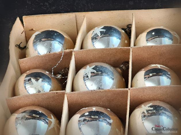 RESERVIERT! 12er Kiste Christbaumkugeln  silber ~ alter Christbaumschmuck ~ Vintage Weihnacht ~ ht2887