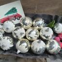 12er Kiste Christbaumkugeln silber mit Schnee ~ alter Christbaumschmuck ~ Vintage Weihnacht ~ hw3640