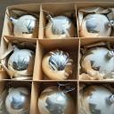 12er Kiste Christbaumkugeln silber mit Schnee ~ alter Christbaumschmuck ~ Vintage Weihnacht ~ hw3640