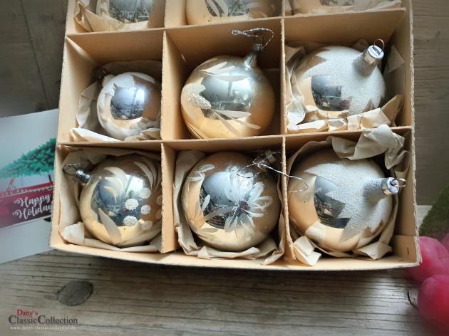 12er Kiste Christbaumkugeln silber mit Schnee ~ alter Christbaumschmuck ~ Vintage Weihnacht ~ hw3640