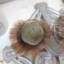 Porzellankopf auf Clip mit Pelzkragen ~ Mädchen mit Haube ~ Biskuitporzellan ~ Seltener deutscher Christbaumschmuck ~ hw3785