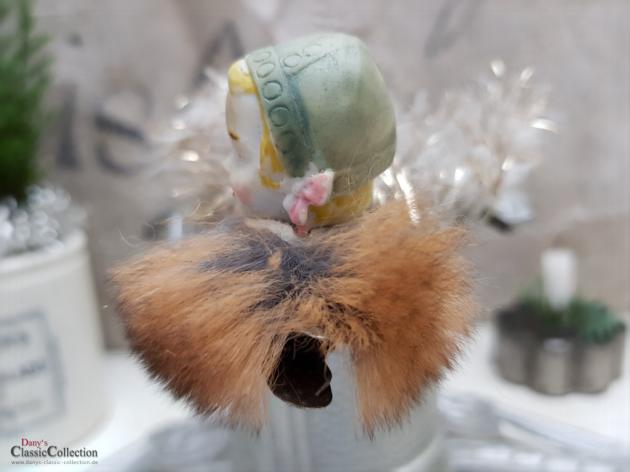 Porzellankopf auf Clip mit Pelzkragen ~ Mädchen mit Haube ~ Biskuitporzellan ~ Seltener deutscher Christbaumschmuck ~ hw3785
