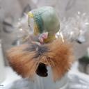 Porzellankopf auf Clip mit Pelzkragen ~ Mädchen mit Haube ~ Biskuitporzellan ~ Seltener deutscher Christbaumschmuck ~ hw3785