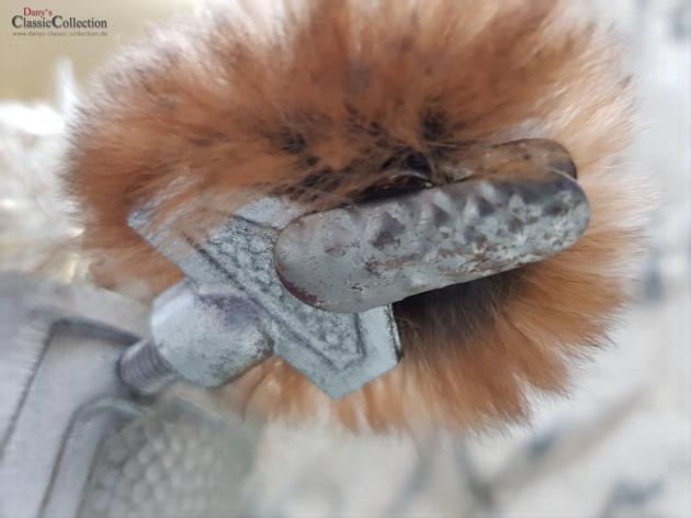 Porzellankopf auf Clip mit Pelzkragen ~ Mädchen mit Haube ~ Biskuitporzellan ~ Seltener deutscher Christbaumschmuck ~ hw3785