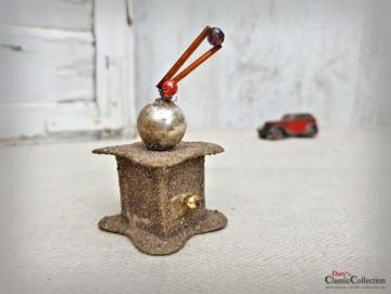 Kaffeemühle Weihnachtsornament ~ Christbaumschmuck alt ~ Karton beglimmert ~ Grantsplitter ~ Baumanhänger ~ Weihnachtsbaum ~ Baumschmuck ~ ht2847-3