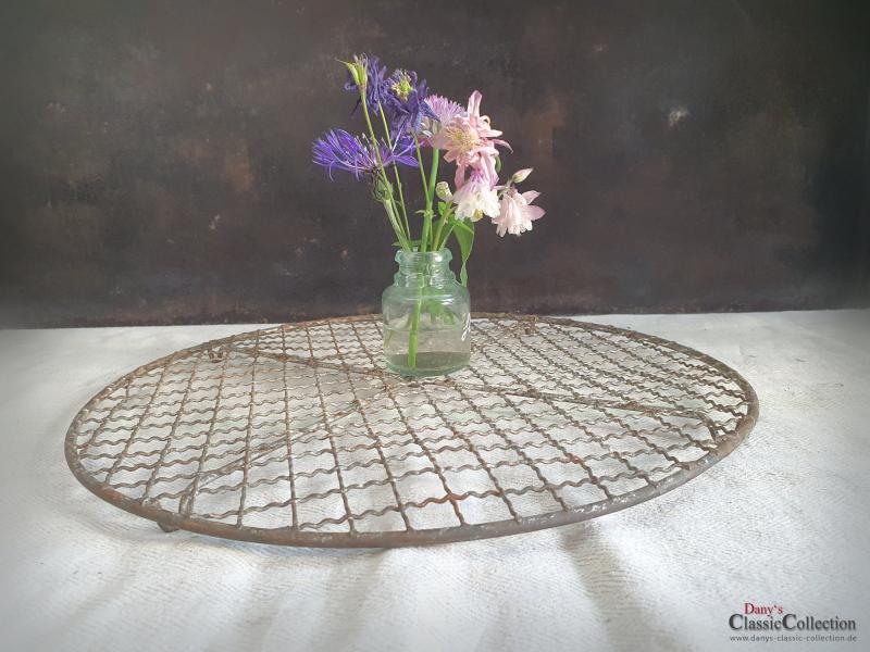 Kuchengitter Ø 34,5 cm kariert ~ Tartegitter stabil ~ Fil de Fer ~ Abkühlgitter ~ Kuchenrost ~ Drahtgitter ~ Vintage Landhausküche ~ hz6415g2