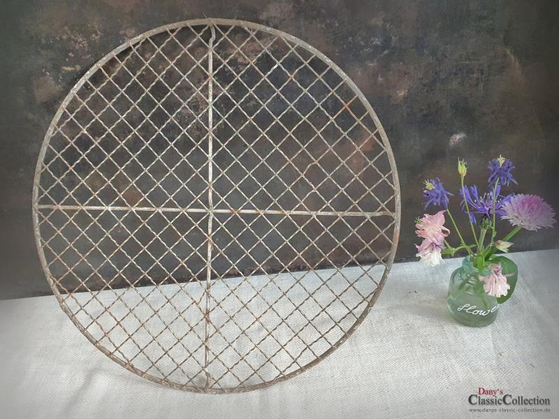 Kuchengitter Ø 34,5 cm kariert ~ Tartegitter stabil ~ Fil de Fer ~ Abkühlgitter ~ Kuchenrost ~ Drahtgitter ~ Vintage Landhausküche ~ hz6415g2