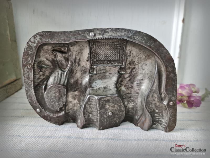VERKAUFT ! 13,5 cm Elefant Schokoladenform 10,5 cm ~ Halbe Form ~ Zirkus Elefant Gießform ~ Patisserie ~ Wildtier Form ~ Afrika ~ Sammlerstück