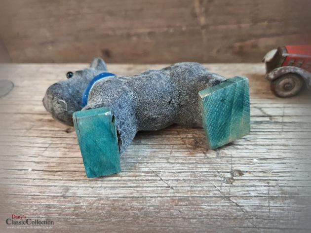 VERKAUFT ! Vintage Hundefigur ~ Kinderzimmer Deko ~ Sammlerstück ~ Terrier