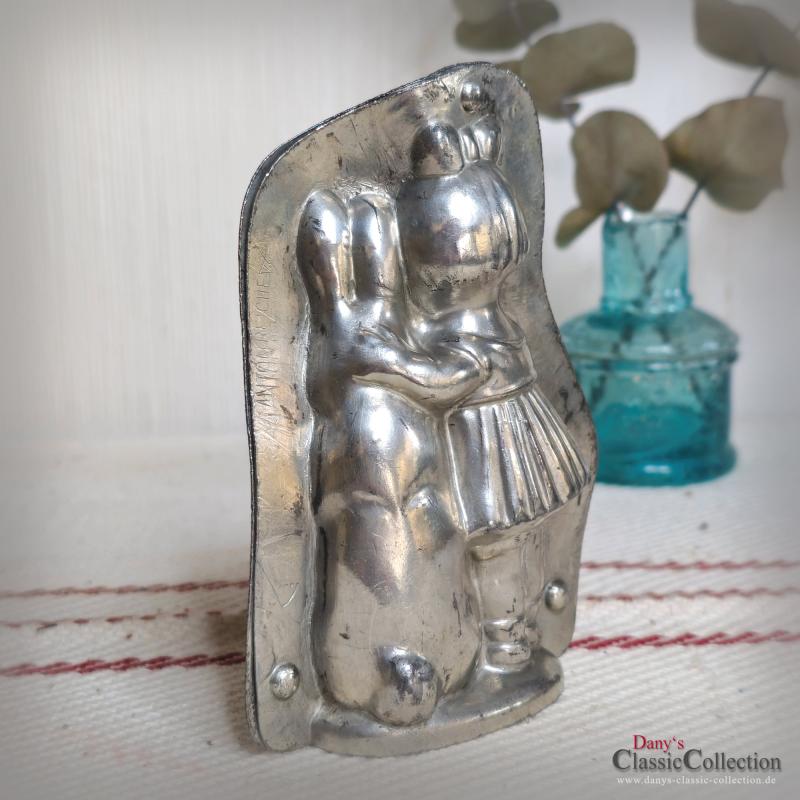 VERKAUFT ! RARITÄT ! Mädchen mit Hase ~ Anton Reiche Schokoladenform 11,5 cm ~ 1923 ~ Metall Form ~ Gießform ~ Ostern ~ Sammlerstück