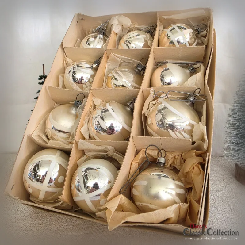 12er Box Christbaumkugeln silber antik Weihnachtskugeln Baumschmuck Nostalgie am Weihnachtsbaum Frohe Weihnachten Baumbehang