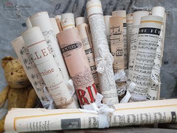 Alte Notenblätter gerollt und mit alter Spitze oder Juteband gebunden ~ wunderbare Vintage Deko