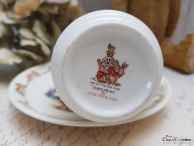Royal Doulton Bunnykins ~ Fine Bone China Kinder Tasse mit Unterteller ~  Hasenmotiv