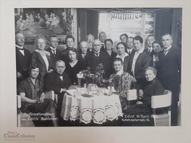 Antikes Familienfoto ~ Sepia Foto ~ Original-Foto ~ Gruppenfoto ~ Vintage Fotografie ~ Erinnerungsfoto ~ Kommunionsfeier
