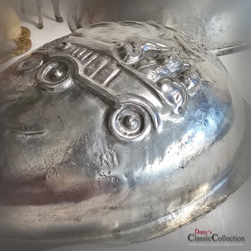 Große Ei Schokoladenform 2-teilig Hasenfamilie im Auto Seltenes Sammlerstück Rarität Oster Deko Vintage Home Dekor