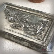 Schokoladentafel Weihnachtsmann mit Geschenken und Baum Anton Reiche 6695 Made in Germany Vintage Schokoladenform Alte Flachform