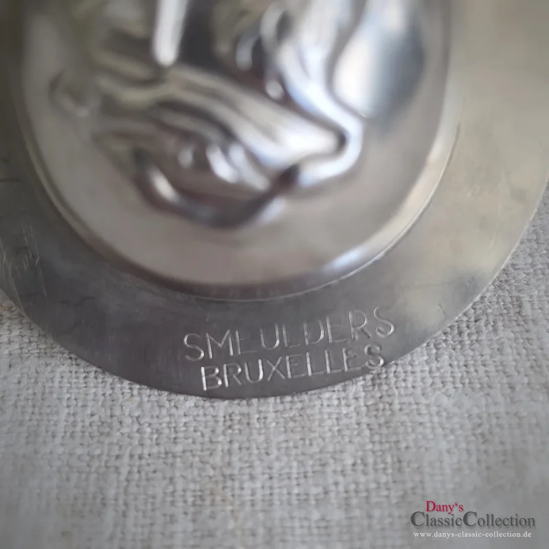Ei mit Eichhörnchen Schokoladenform Metall Gießform Seulders Brüssel Belgien seltenes Sammlerstück Vintage Geschenk Frühling