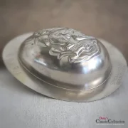 Ei mit Eichhörnchen Schokoladenform Metall Gießform Seulders Brüssel Belgien seltenes Sammlerstück Vintage Geschenk Frühling